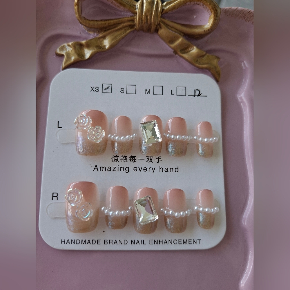 Glamorous Pearl and Gem Press-On Nails Size XS Extra Small